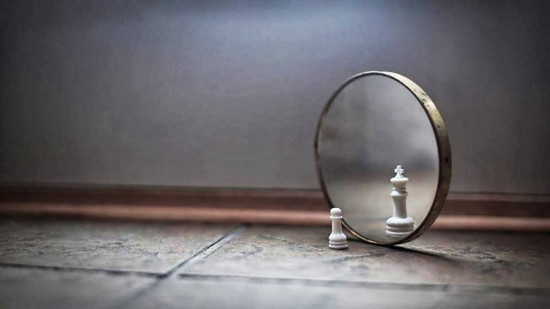 اعتماد به نفس پایین